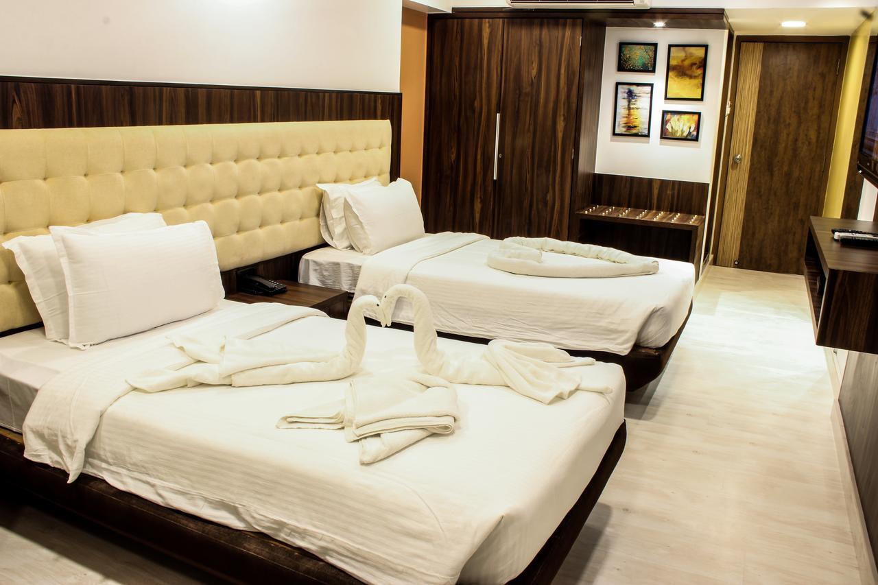 Golden Chariot The Boutique Hotel Мумбаи Экстерьер фото